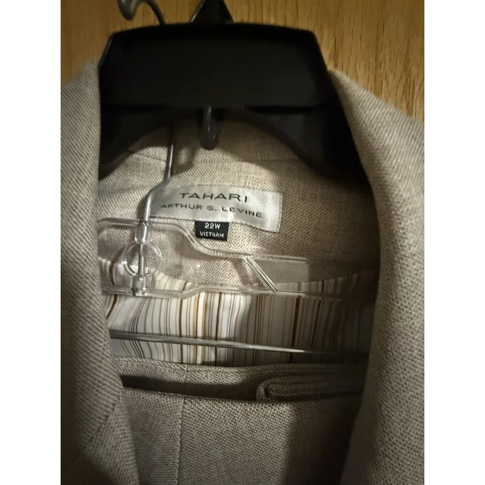 TAHARI BY ARTHUR LEVINE BLAZER/PANTS SUIT SIZE 22W Career Business Neutral Color - Picture 2 of 6